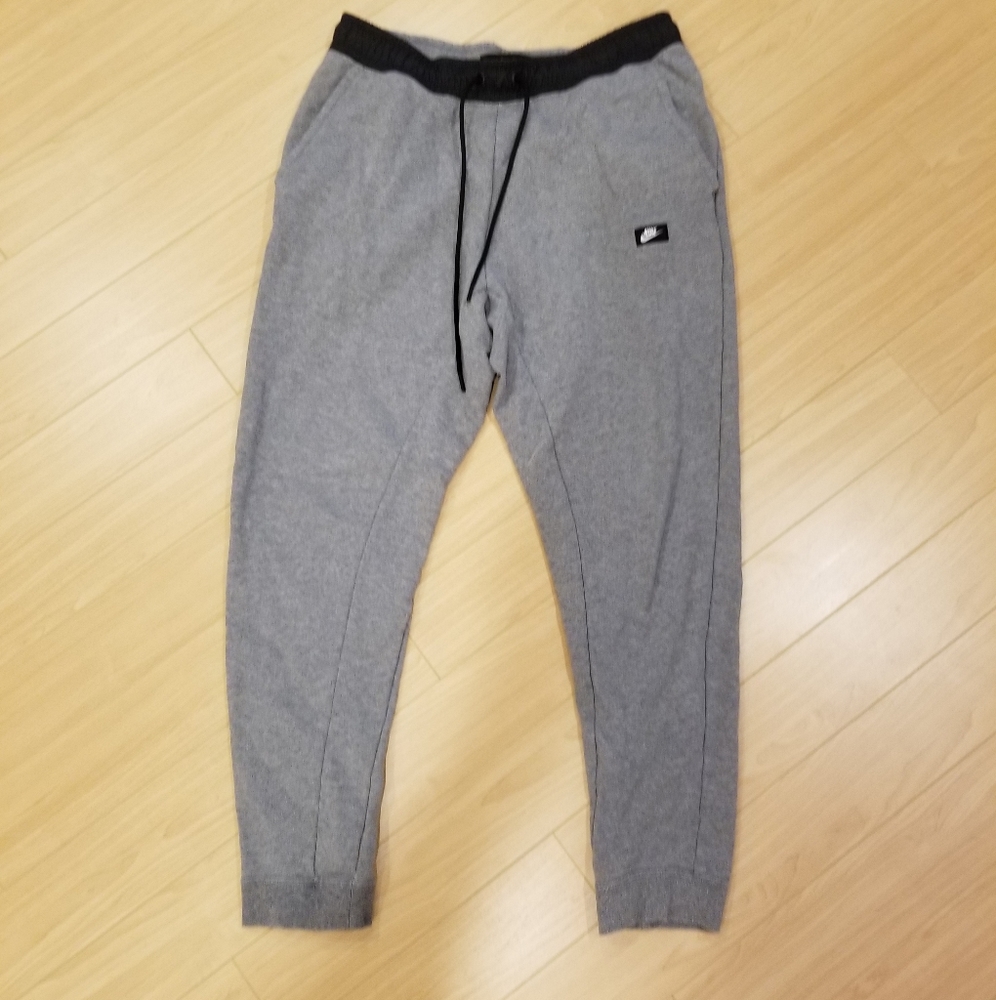 Nike Tech Joggers